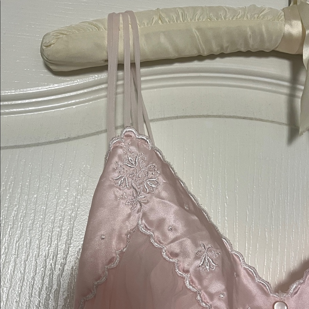 Vintage Powder Pink Demure Nightgown - Picture 6 of 9